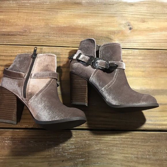 Hot Topic suede boots - Picture 2 of 8